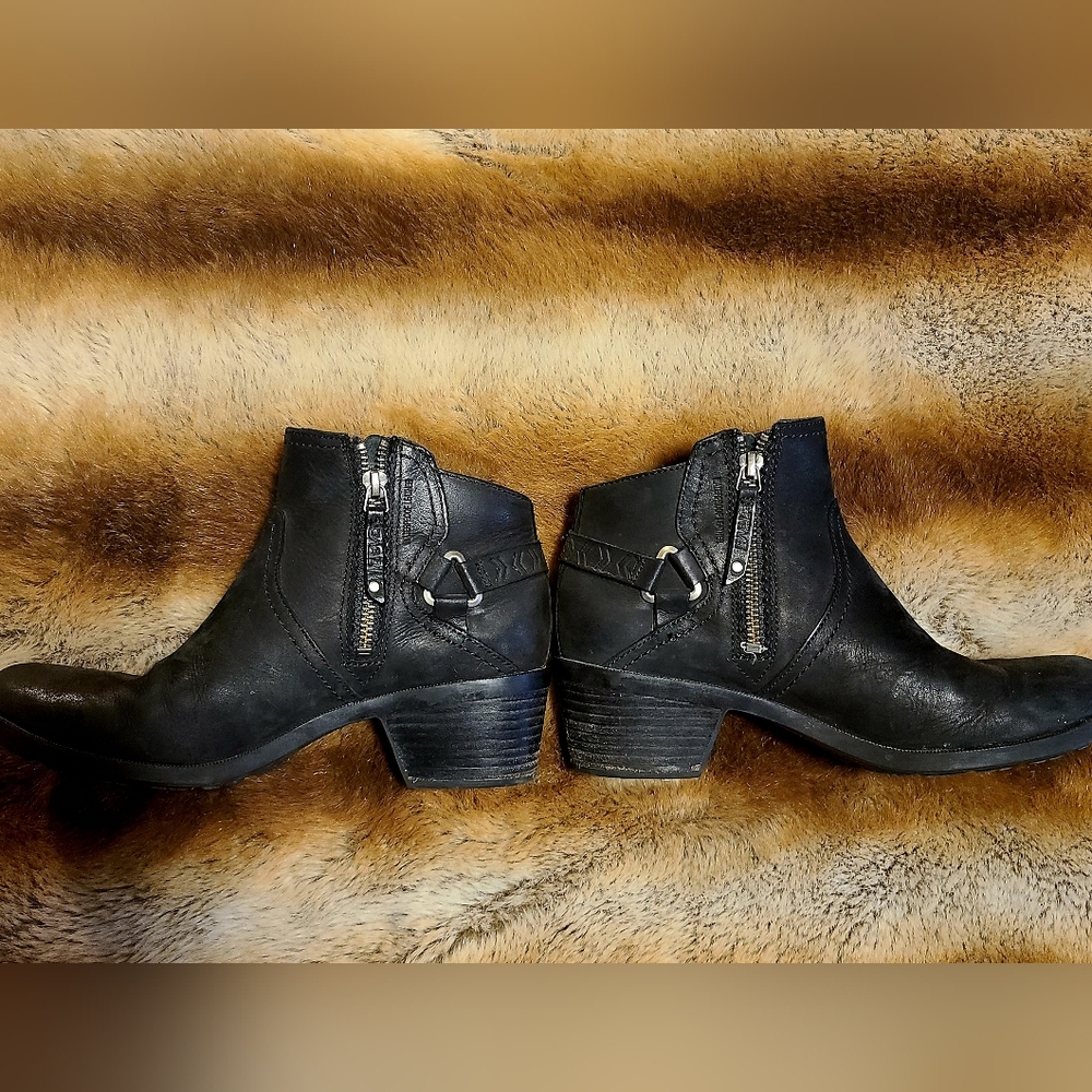 Teva Foxy Weatherproof Black Leather Ankle Boot
